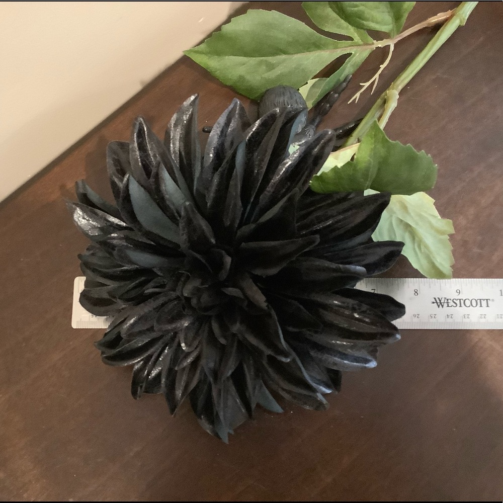 Single Black Fabric Zinnia Flower Stem 🎃 - Picture 4 of 5